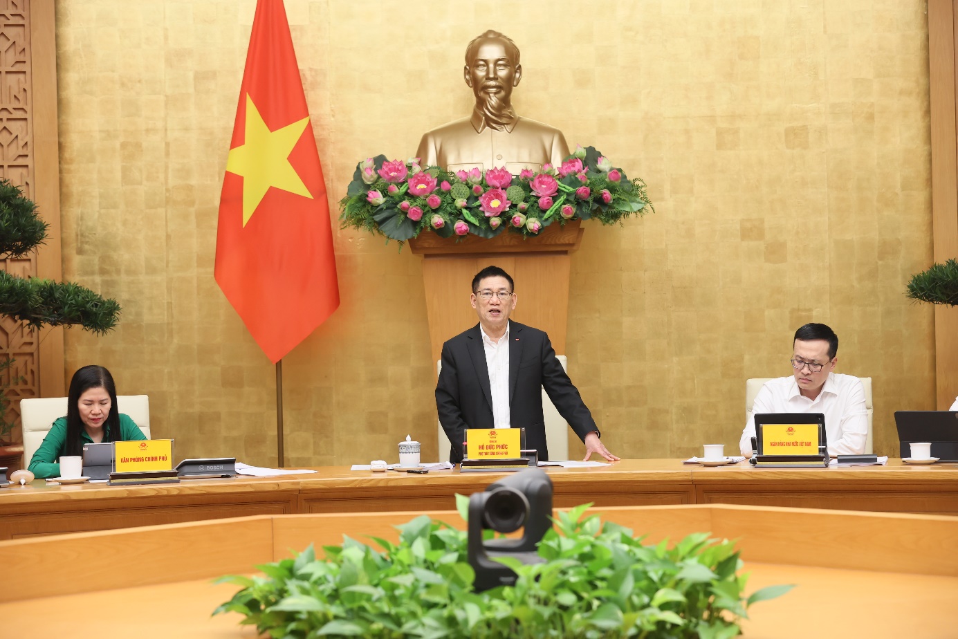 24.3 3 Phó Thống đốc Phạm Quang Dũng tham dự cuộc họp Ban Chỉ đạo phòng, chống rửa tiền.jpg